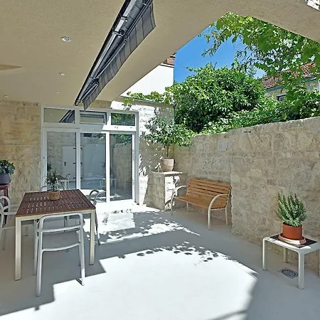 Pupi's Heritage Apartment