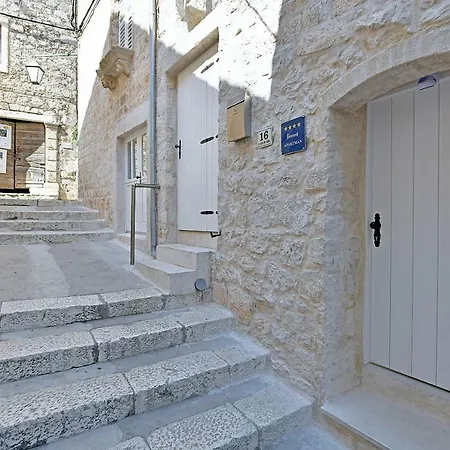 Pupi's Heritage Apartman Hvar Town